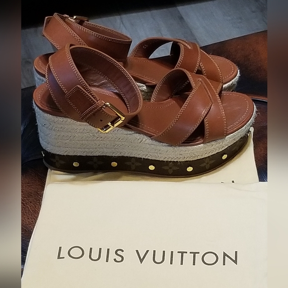 LOUIS VUITTON TIMELAPSE WEDGE SANDALS - Picture 1 of 8